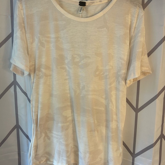 We The Free Subtle Pattern Cream Tee - Picture 1 of 2